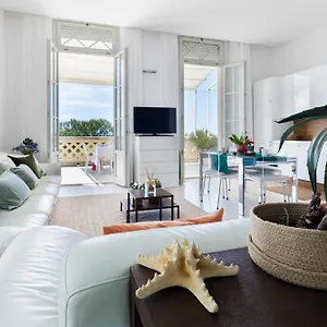 Amazing Sea View Flat Tirrenia
